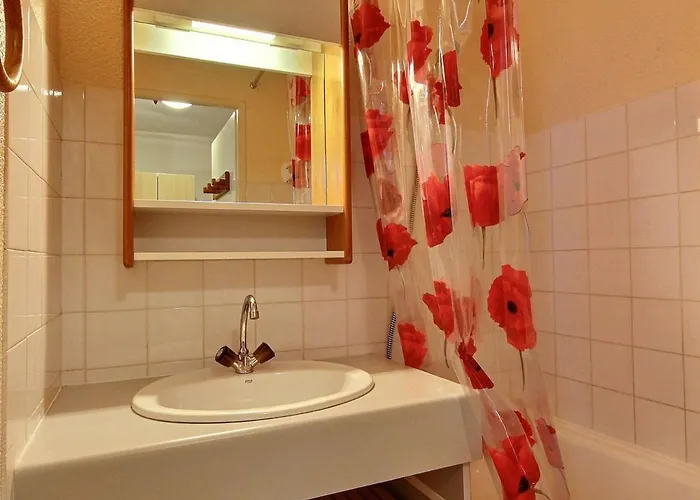 Au Pied Des Pistes Avec Terrasse - Fr-1-455-120 *